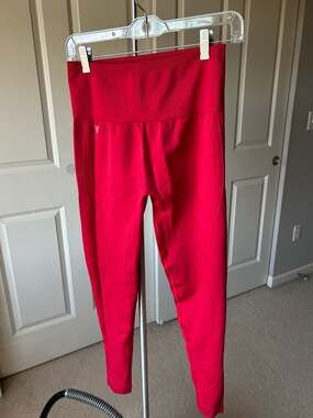 V Shred Seamless Flex High Waisted Leggings Red Size L